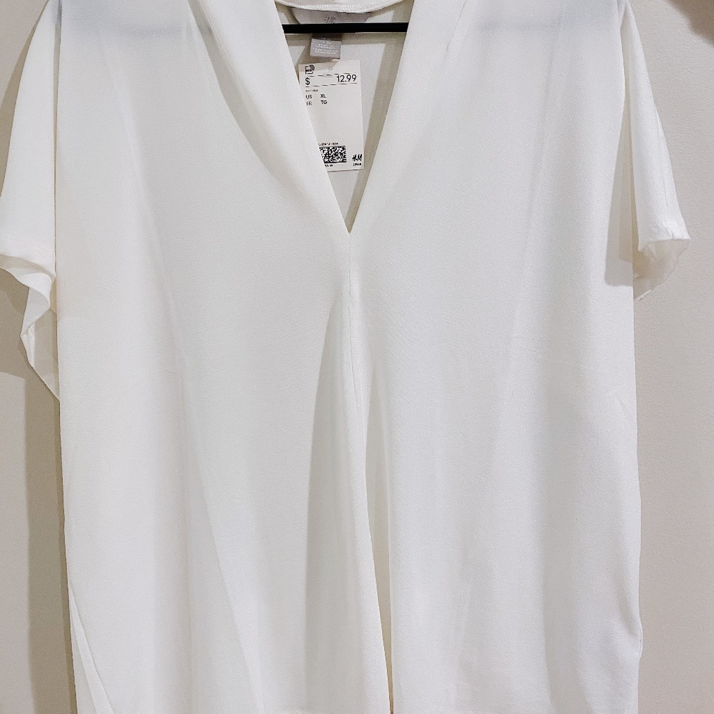 White short-sleeve shirt NWT